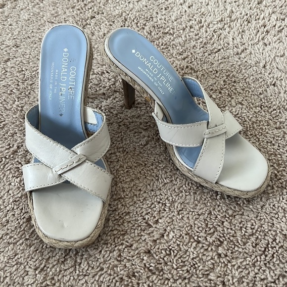 Donald J. Pliner Size 6.5 Off White Dorval Leather Heels - Picture 8 of 8